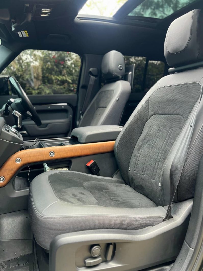 
								Land rover Defender full									