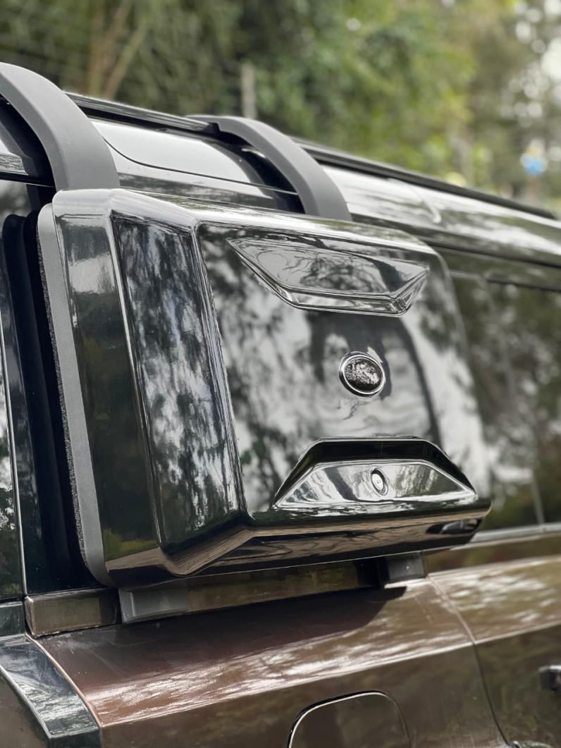 
								Land rover Defender full									