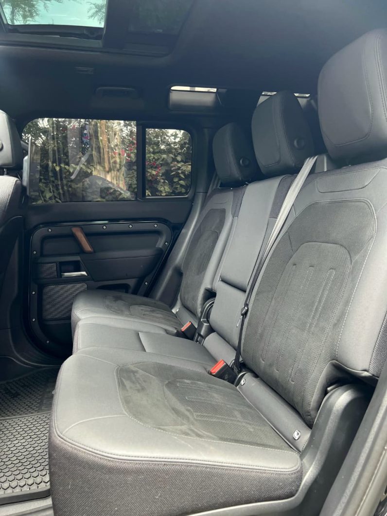 
								Land rover Defender full									