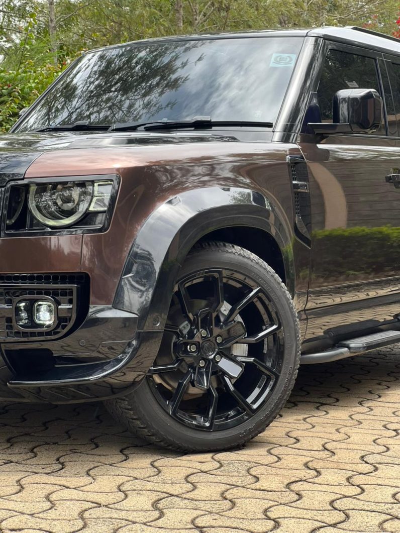 
								Land rover Defender full									