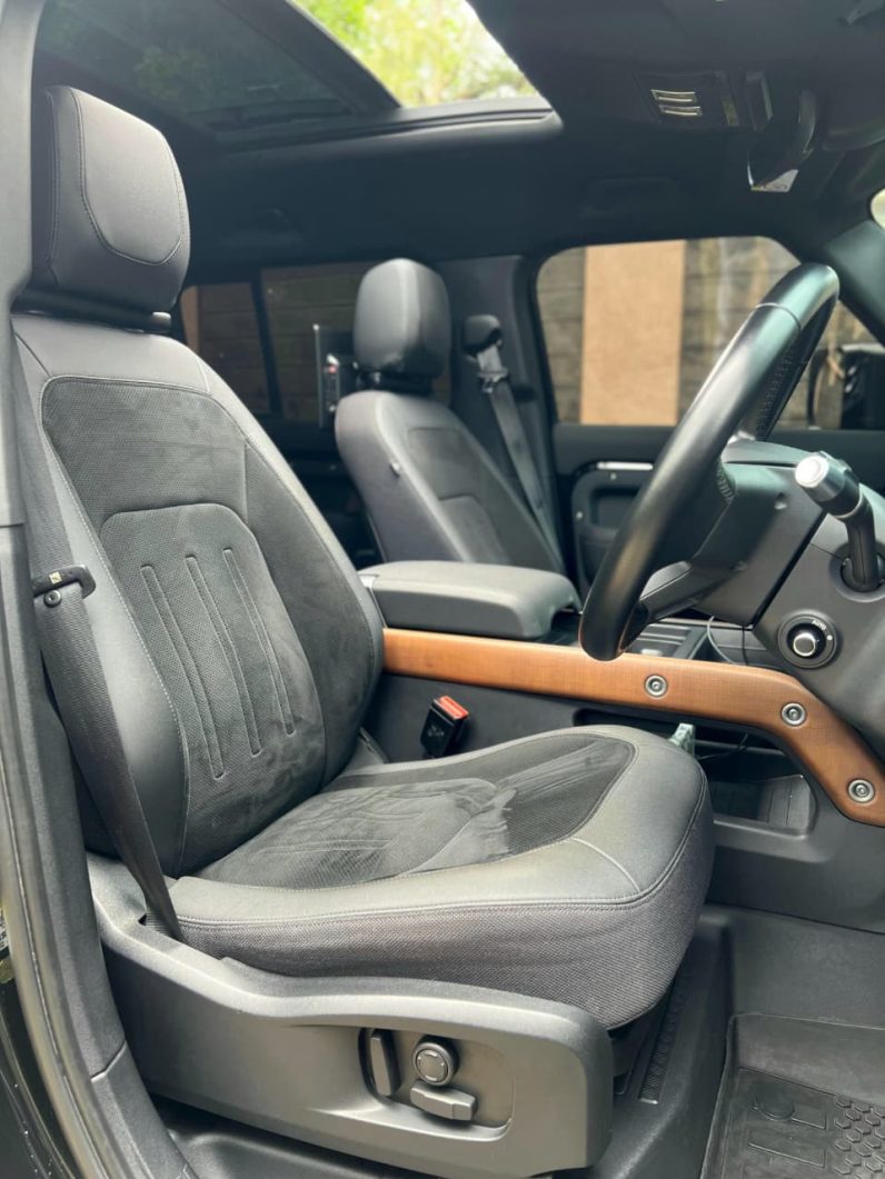 
								Land rover Defender full									