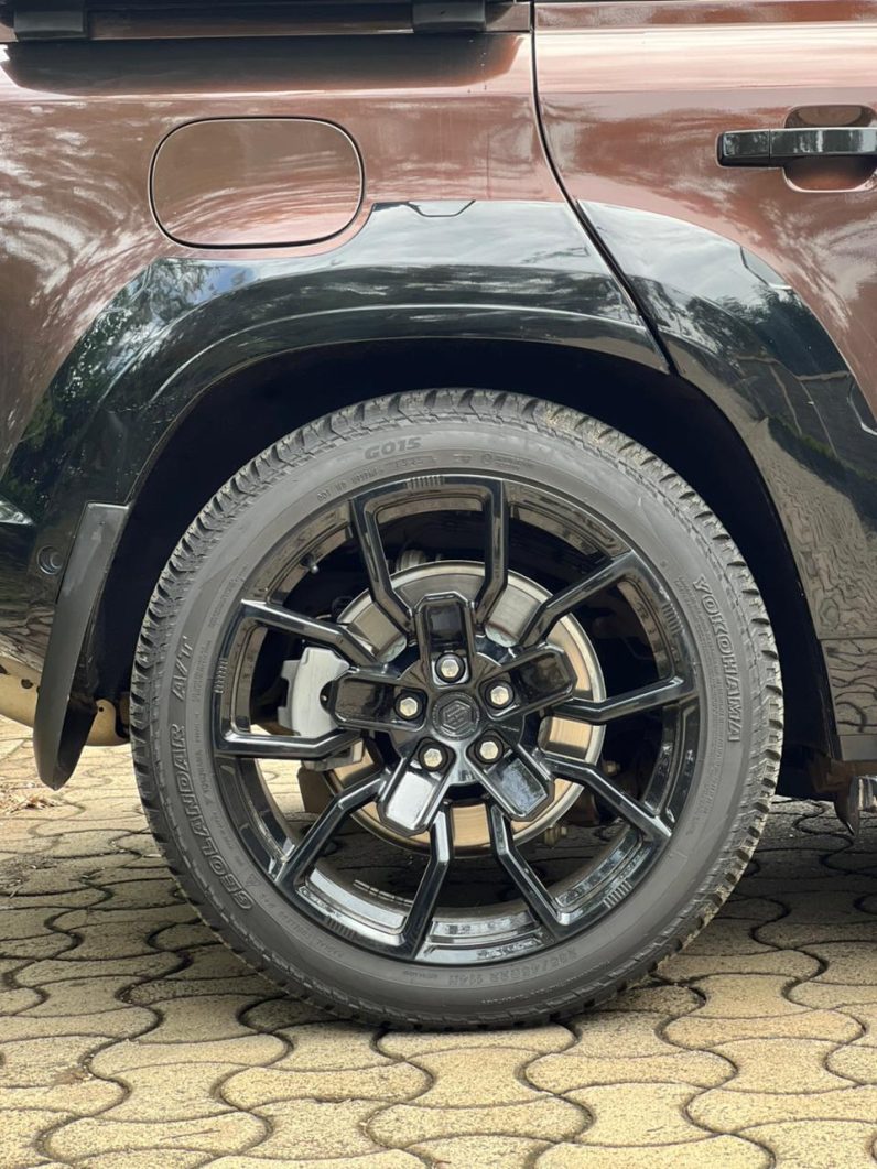 
								Land rover Defender full									