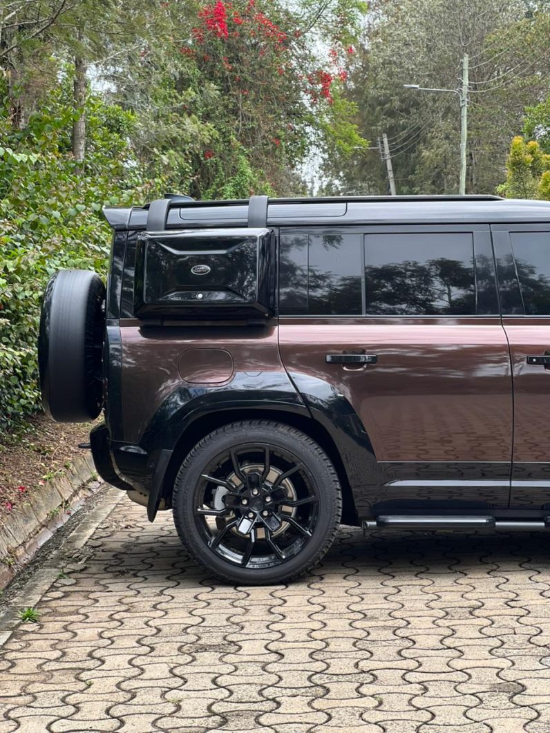 
								Land rover Defender full									