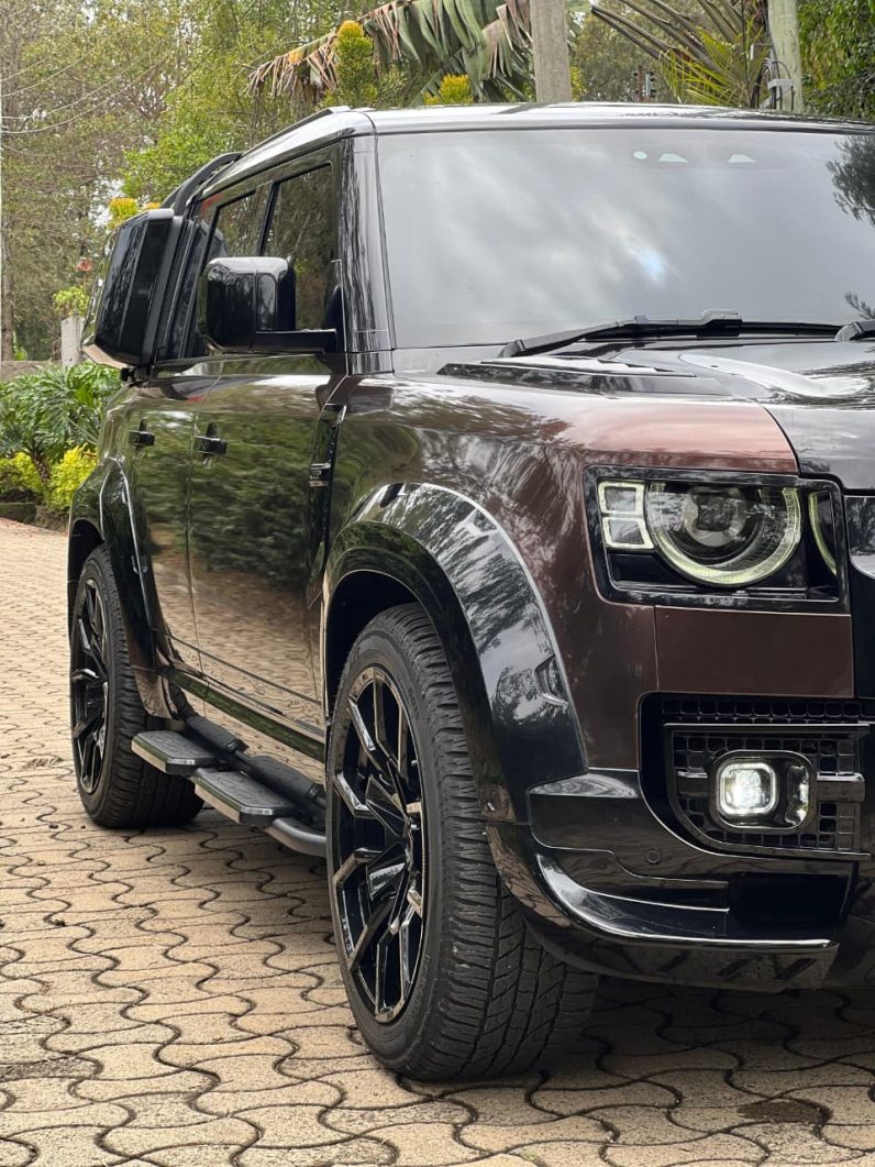 
								Land rover Defender full									