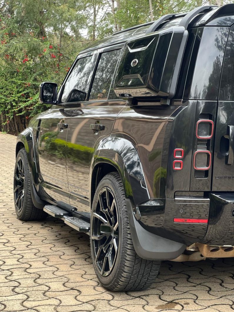 
								Land rover Defender full									