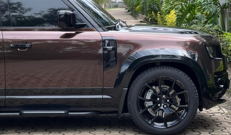 
								Land rover Defender full									