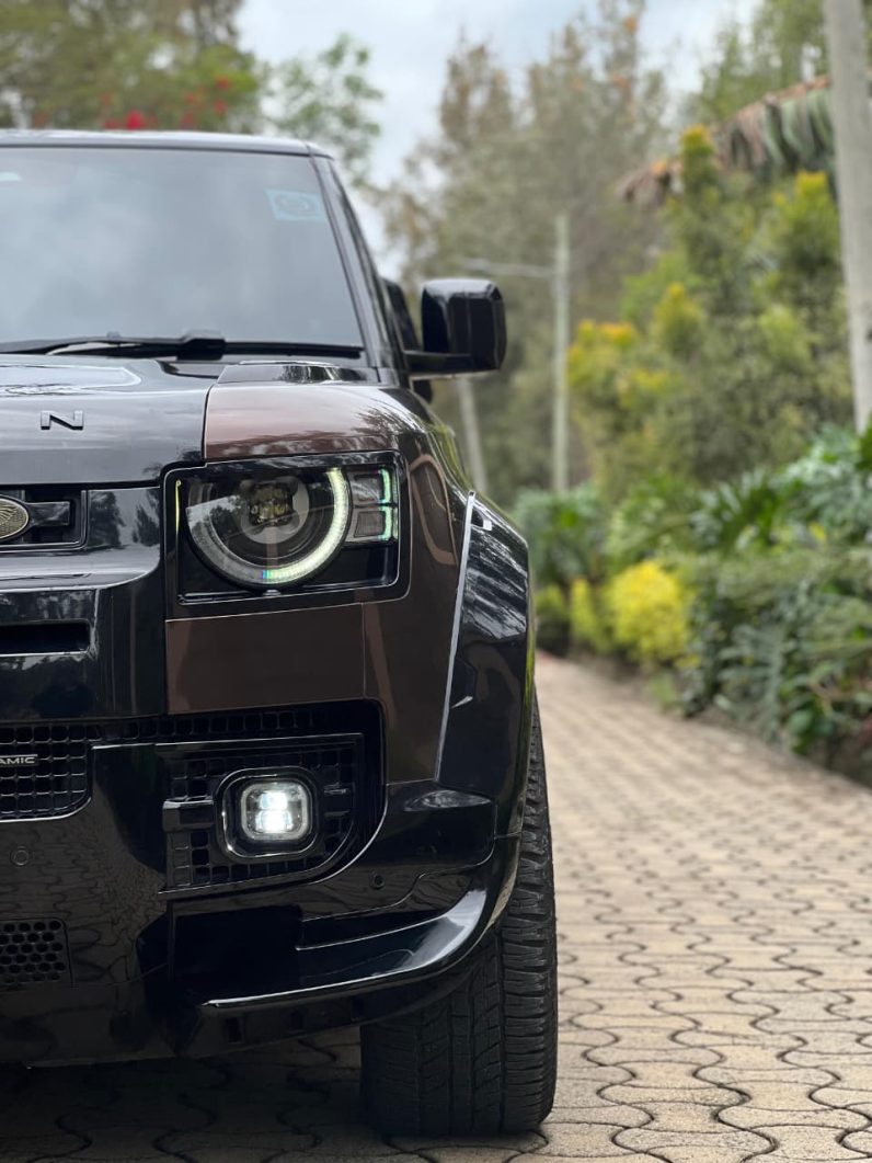 
								Land rover Defender full									