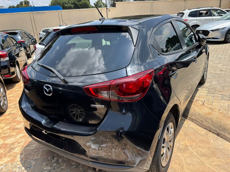 
								Mazda 2 full									