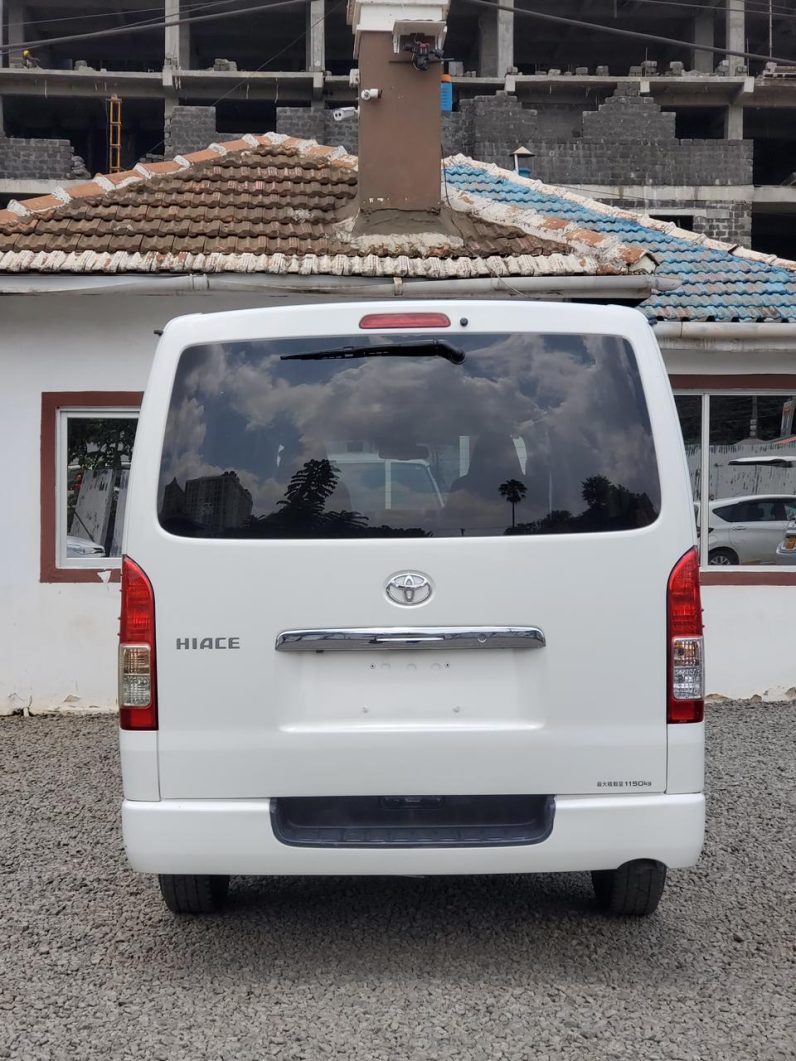 
								Toyota Hiace full									