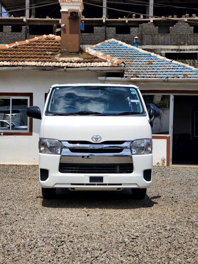 
								Toyota Hiace full									