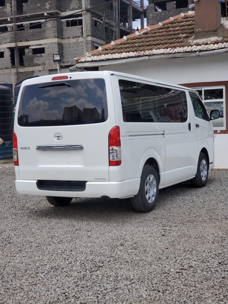 
								Toyota Hiace full									