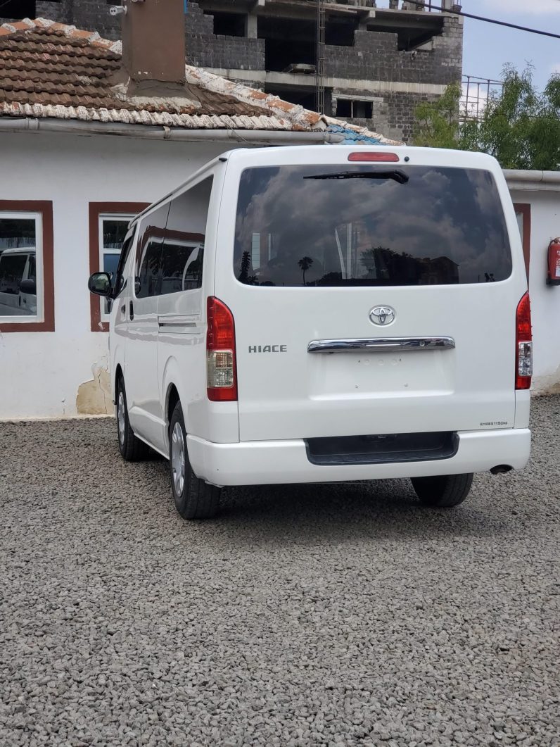 
								Toyota Hiace full									