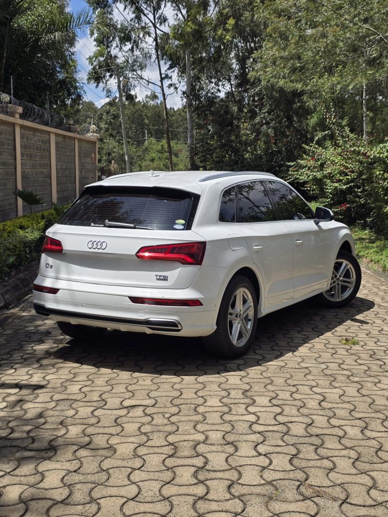 
								AUDI Q5 full									