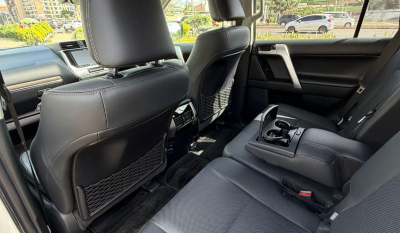 
								Toyota Land cruiser prado TXL full									