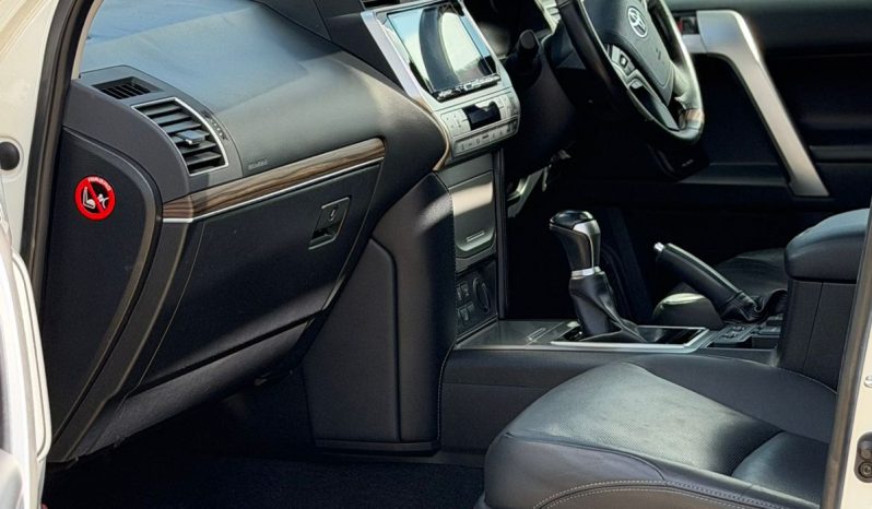 
								Toyota Land cruiser prado TXL full									