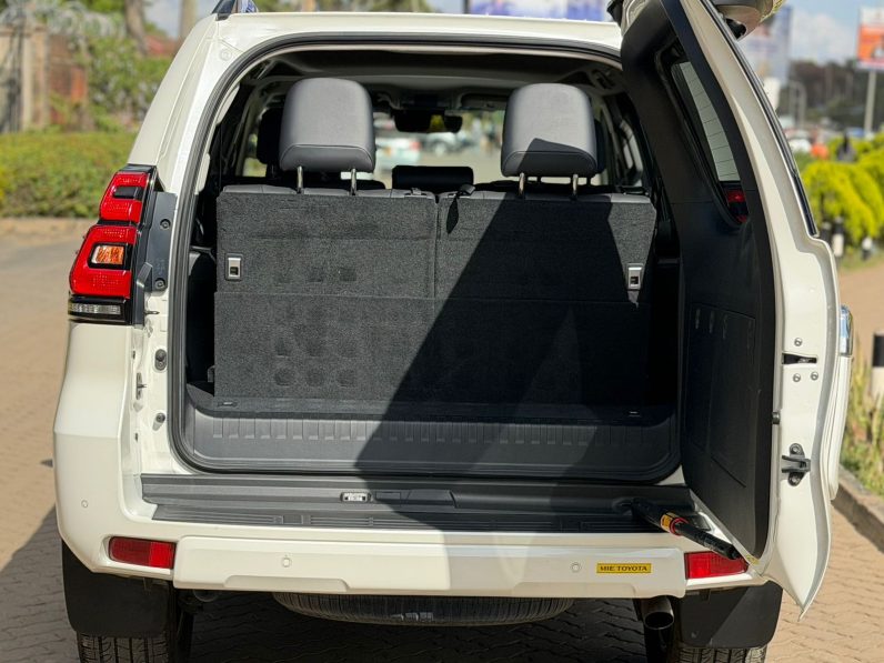 
								Toyota Land cruiser prado TXL full									