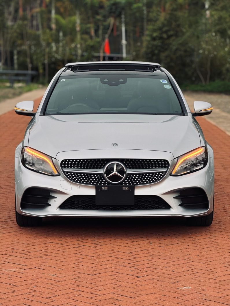 
								Mercedes Benz C200 full									