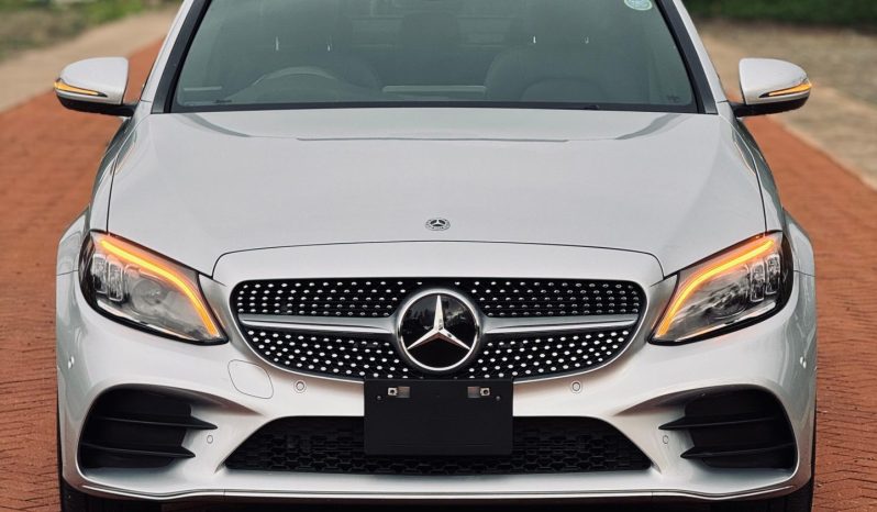 
								Mercedes Benz C200 full									