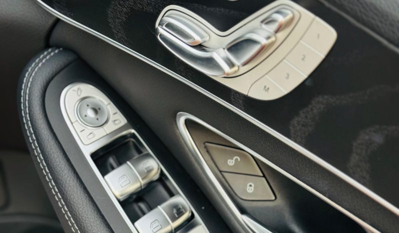 
								Mercedes Benz C200 full									