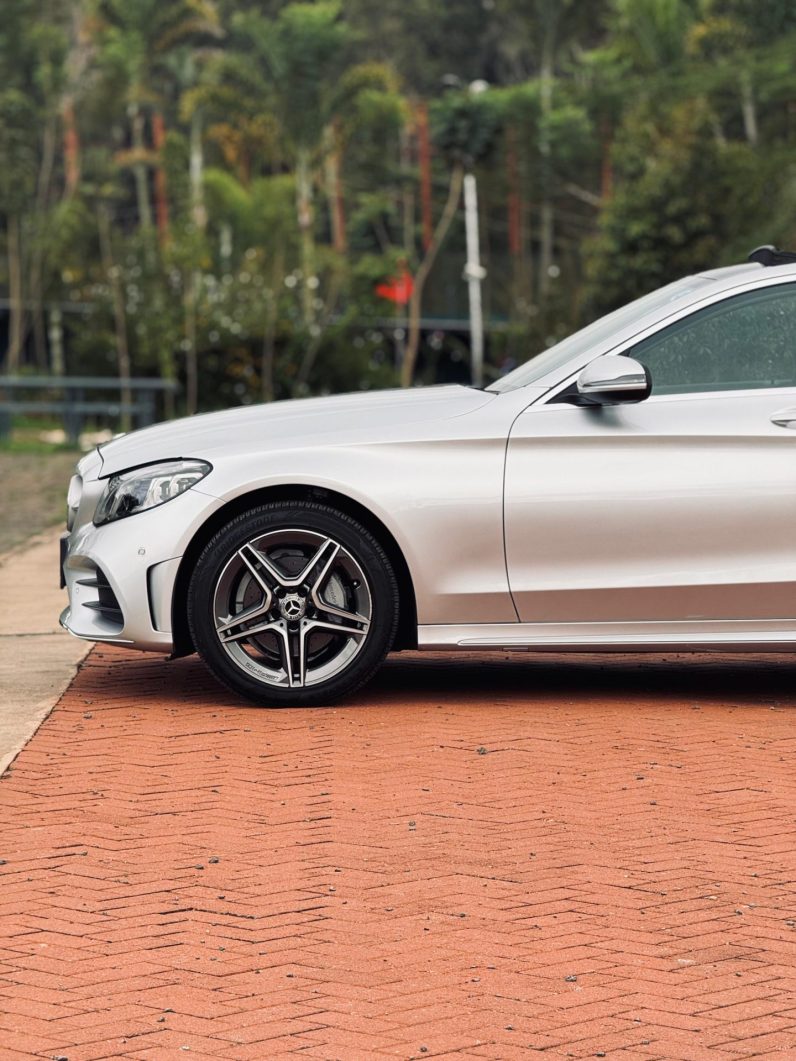 
								Mercedes Benz C200 full									