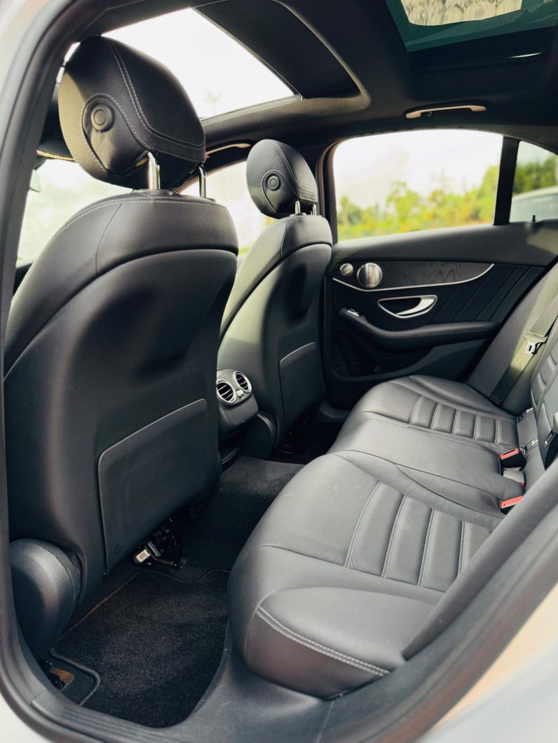 
								Mercedes Benz C200 full									