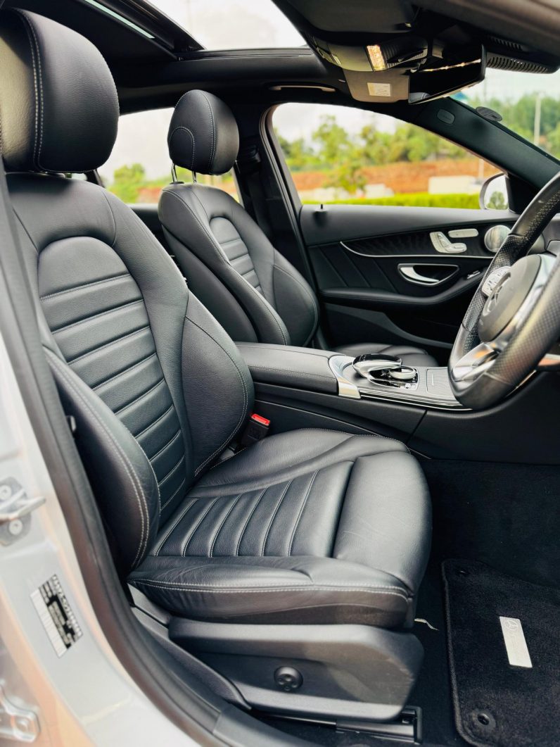 
								Mercedes Benz C200 full									