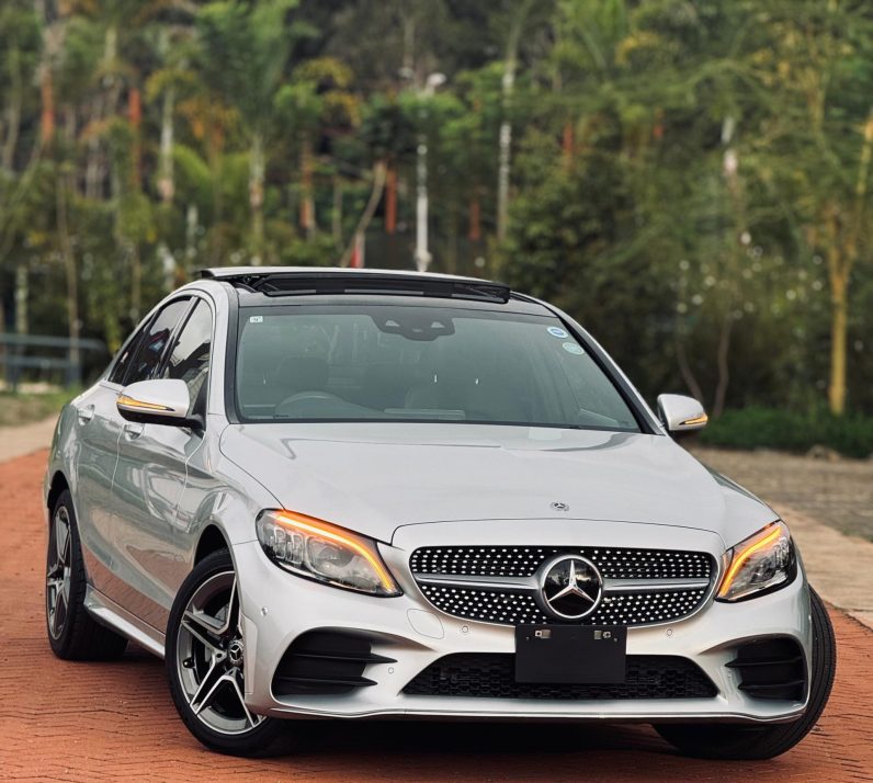 
								Mercedes Benz C200 full									