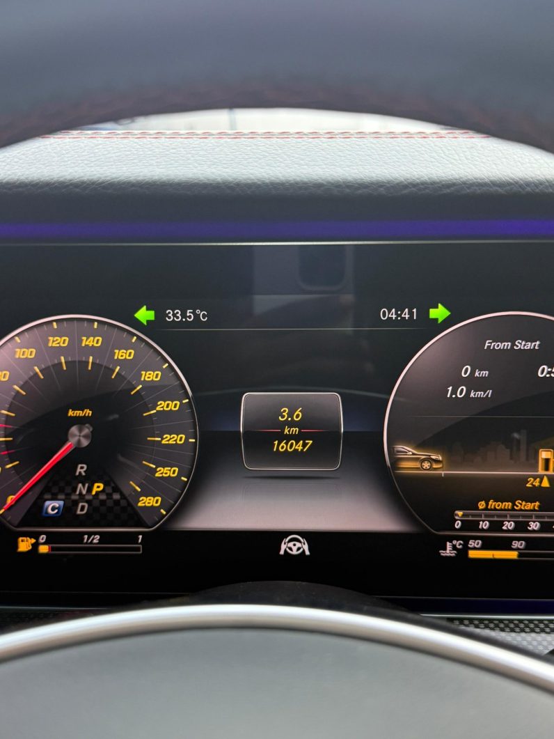 
								Mercedes-Benz E43 full									