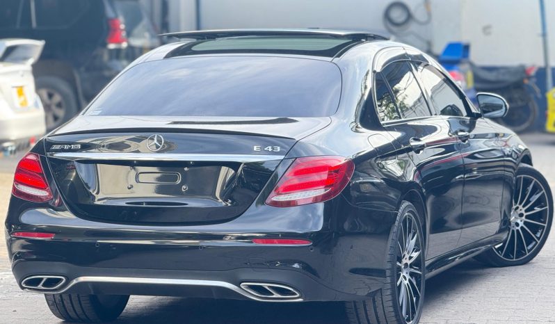 
								Mercedes-Benz E43 full									