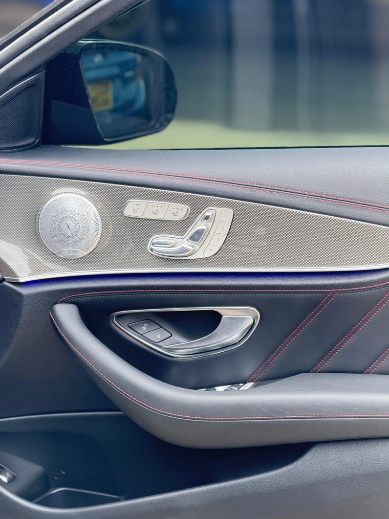 
								Mercedes-Benz E43 full									