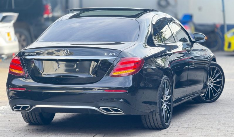 
								Mercedes-Benz E43 full									