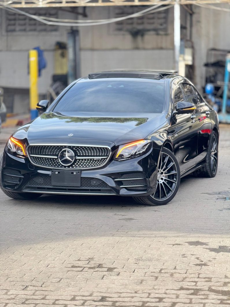 
								Mercedes-Benz E43 full									