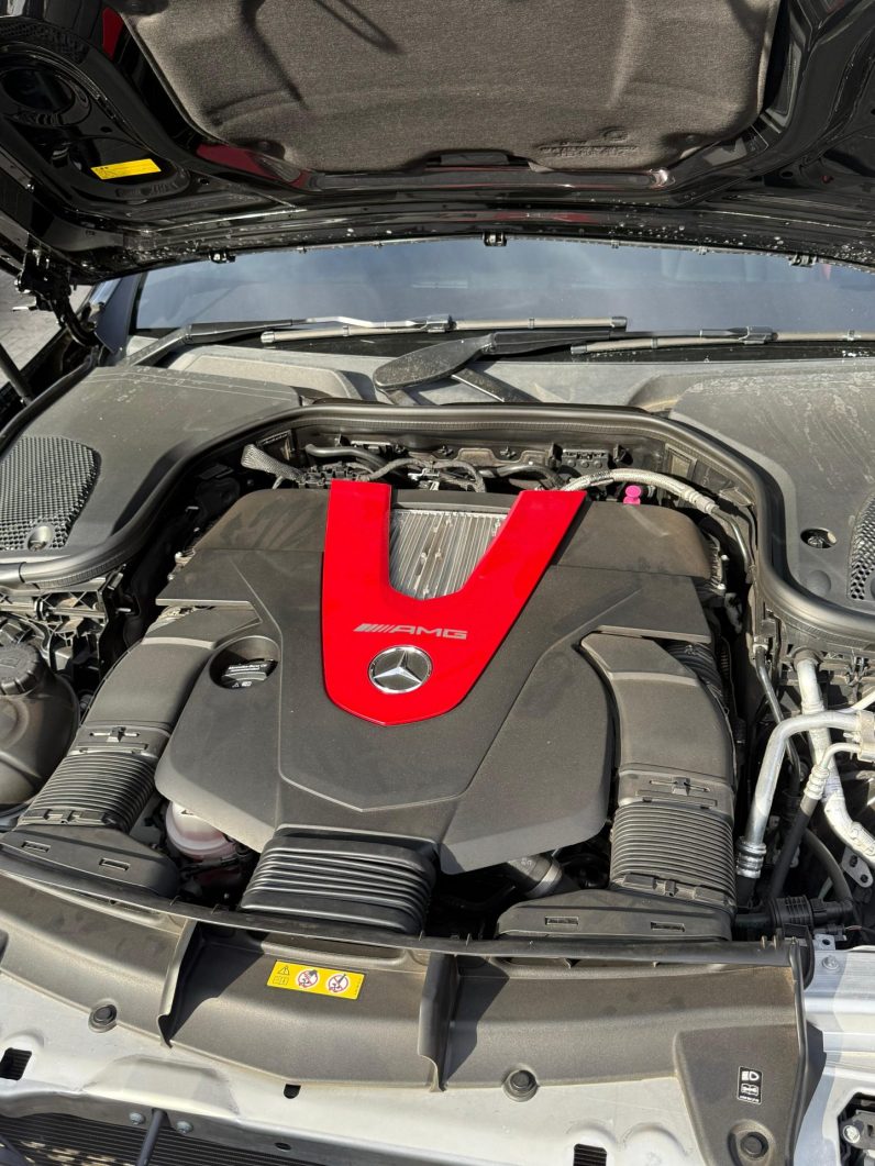 
								Mercedes-Benz E43 full									