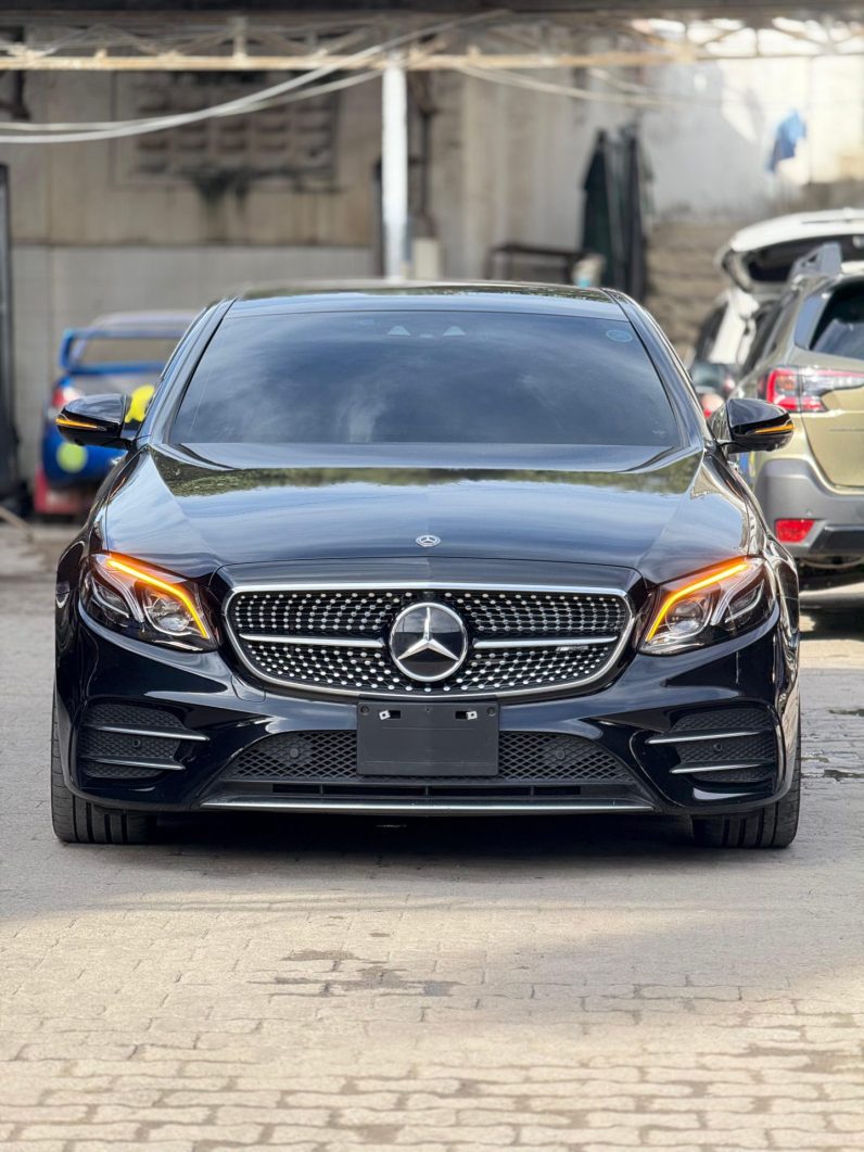 
								Mercedes-Benz E43 full									