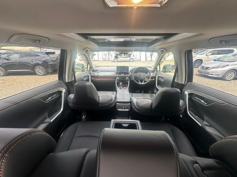 
								Toyota Rav4 adventure full									