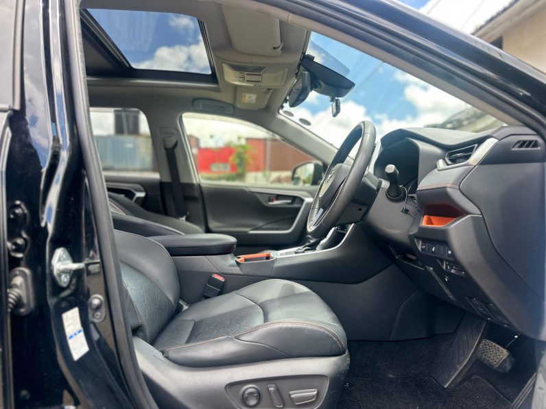 
								Toyota Rav4 adventure full									