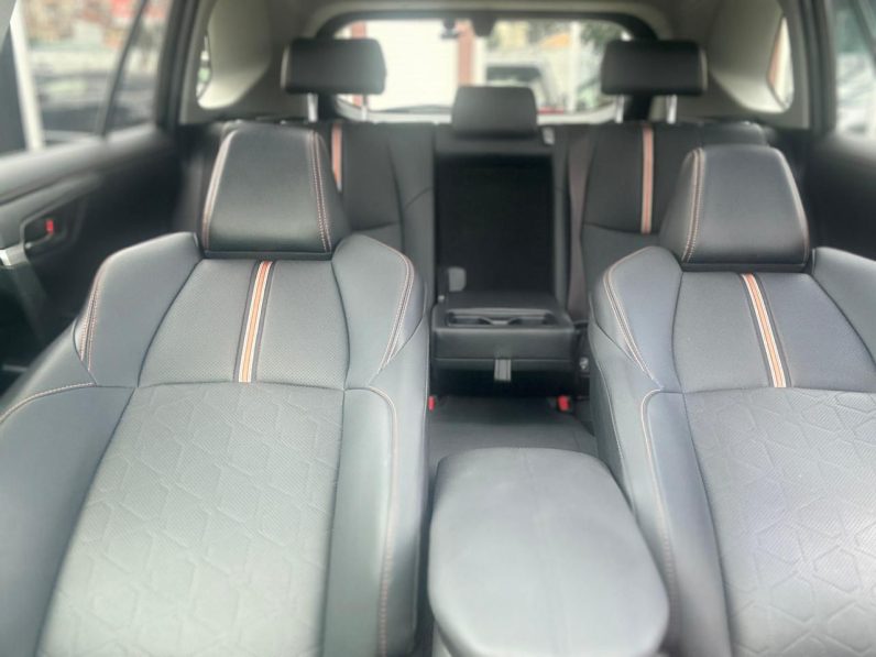 
								Toyota Rav4 adventure full									