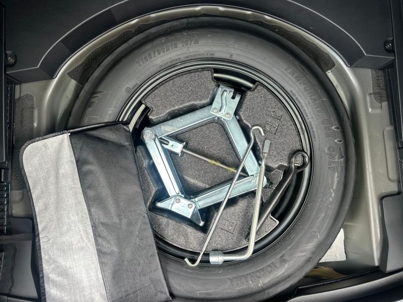 
								Toyota Rav4 adventure full									