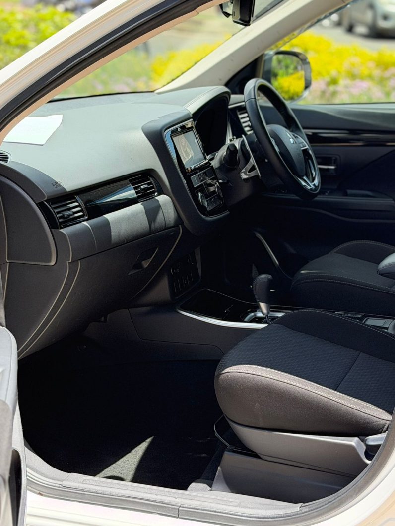 
								Mitsubishi outlander full									