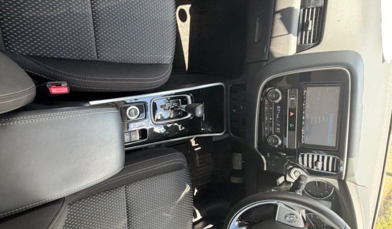 
								Mitsubishi outlander full									