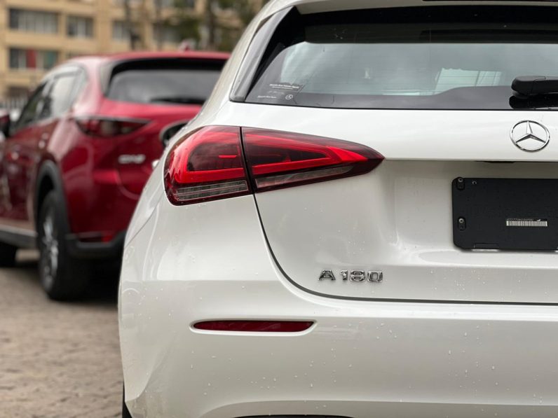 
								Mercedes Benz A180 full									