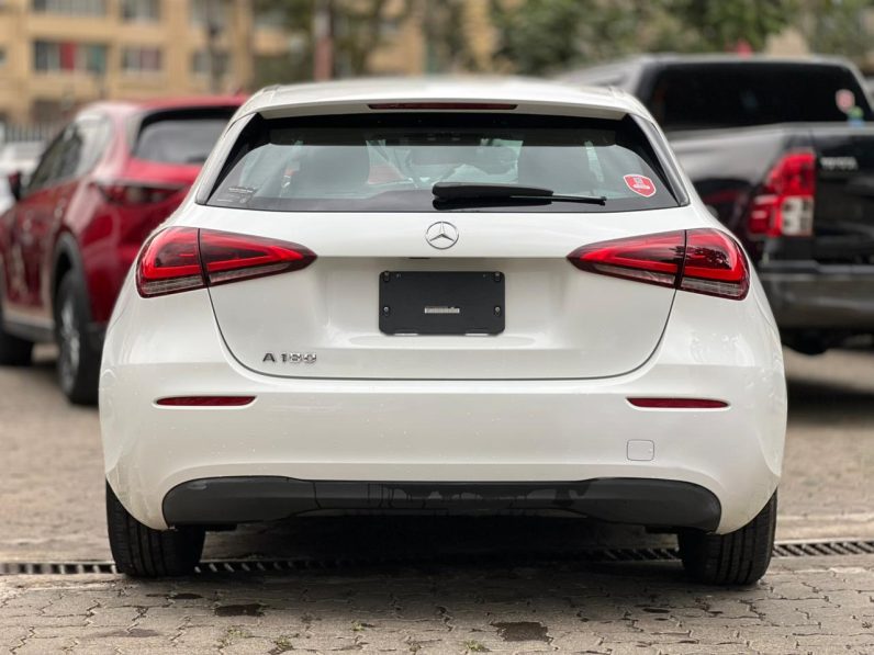 
								Mercedes Benz A180 full									