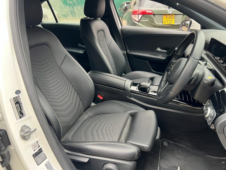 
								Mercedes Benz A180 full									