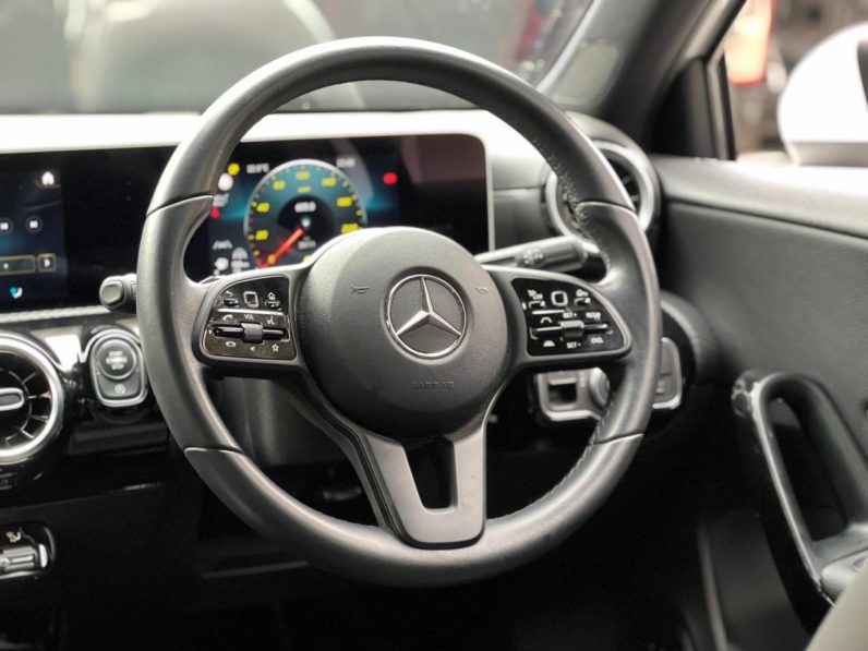 
								Mercedes Benz A180 full									
