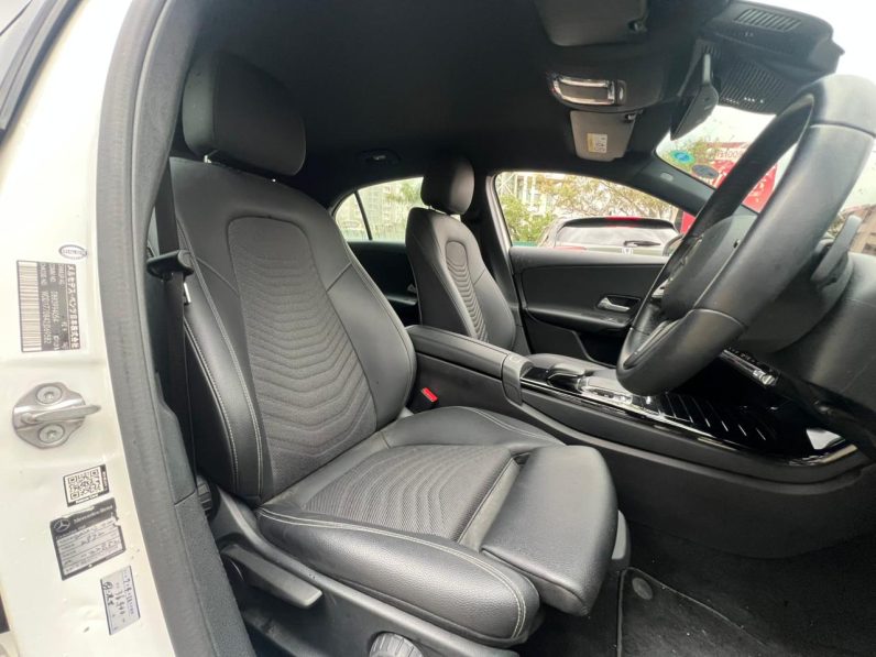 
								Mercedes Benz A180 full									