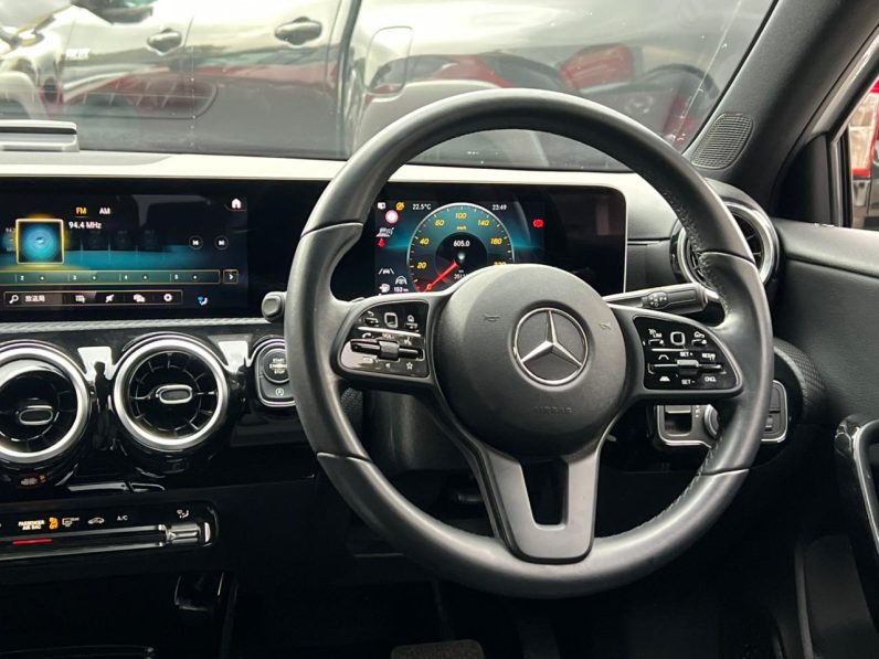 
								Mercedes Benz A180 full									