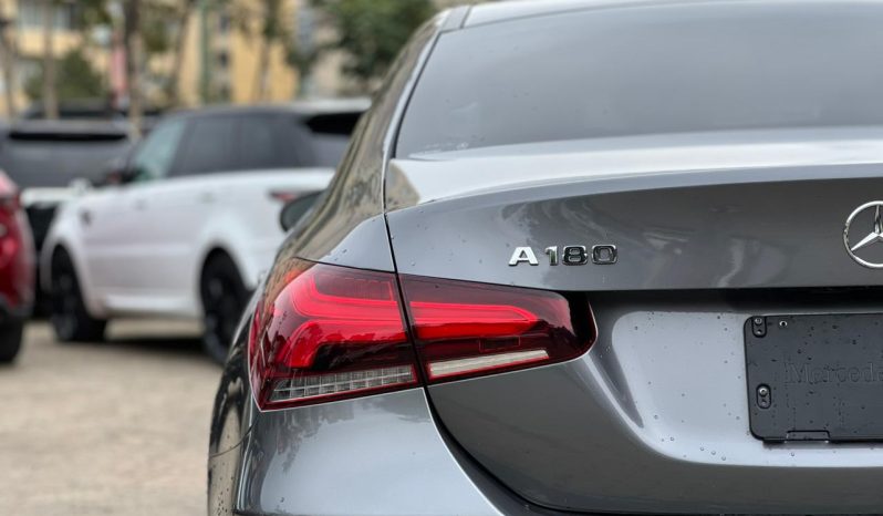 
								Mercedes Benz A180 full									