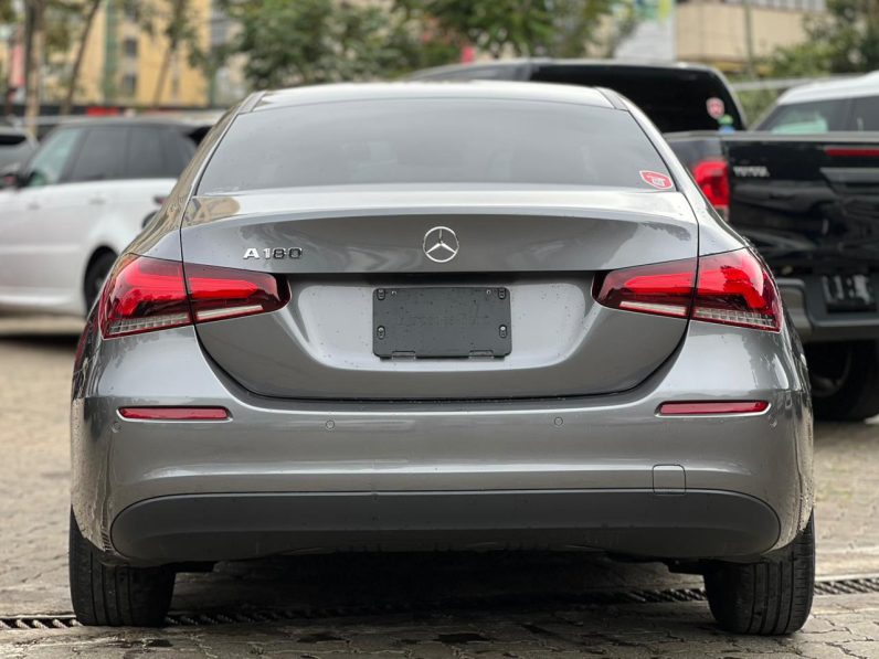 
								Mercedes Benz A180 full									