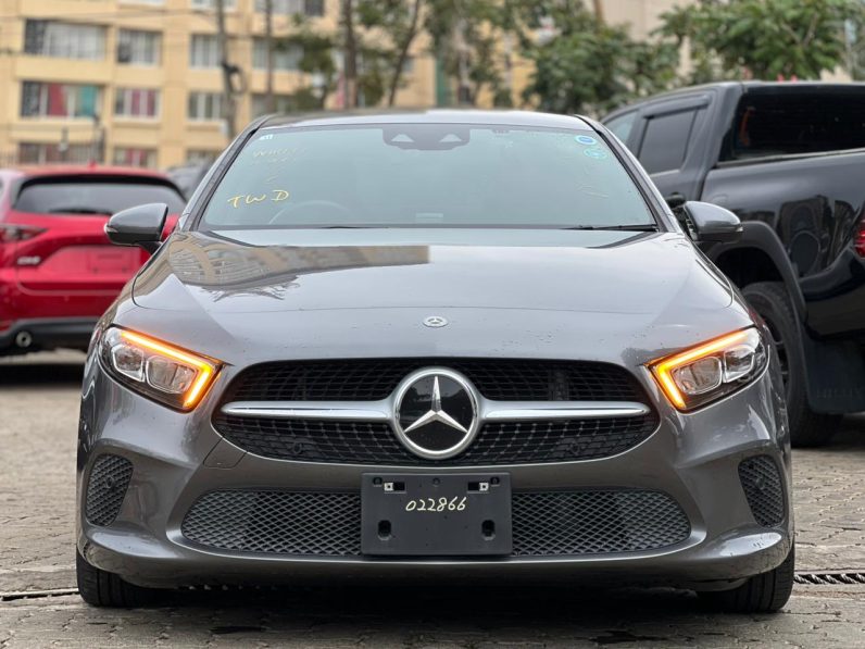 
								Mercedes Benz A180 full									