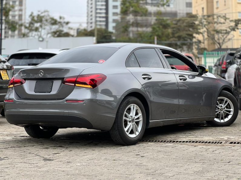 
								Mercedes Benz A180 full									